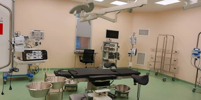 une salle d'opération rénovée au CHU Yopougon
