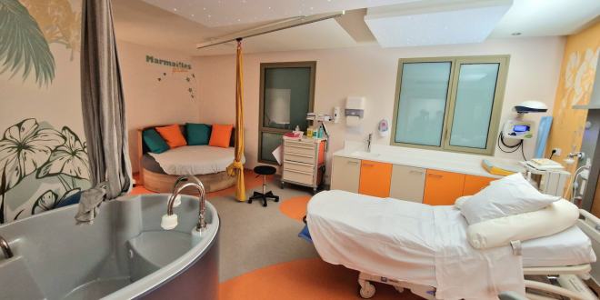 salle d'accouchement nature rassurante proposée par la clinique des orchidées à la Réunion